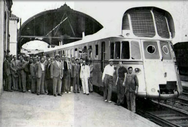 autorail renault. Alger